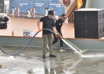 Wali Kota Andi Harun Pimpin Aksi Bersih-Bersih di Teras Samarinda, Tegaskan Standar Kebersihan yang Ketat