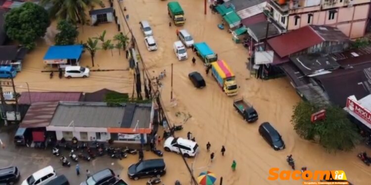 Hujan Deras Lumpuhkan Samarinda: Puluhan Titik Terendam, Pohon Tumbang, dan Longsor Terjadi di Sejumlah Lokasi
